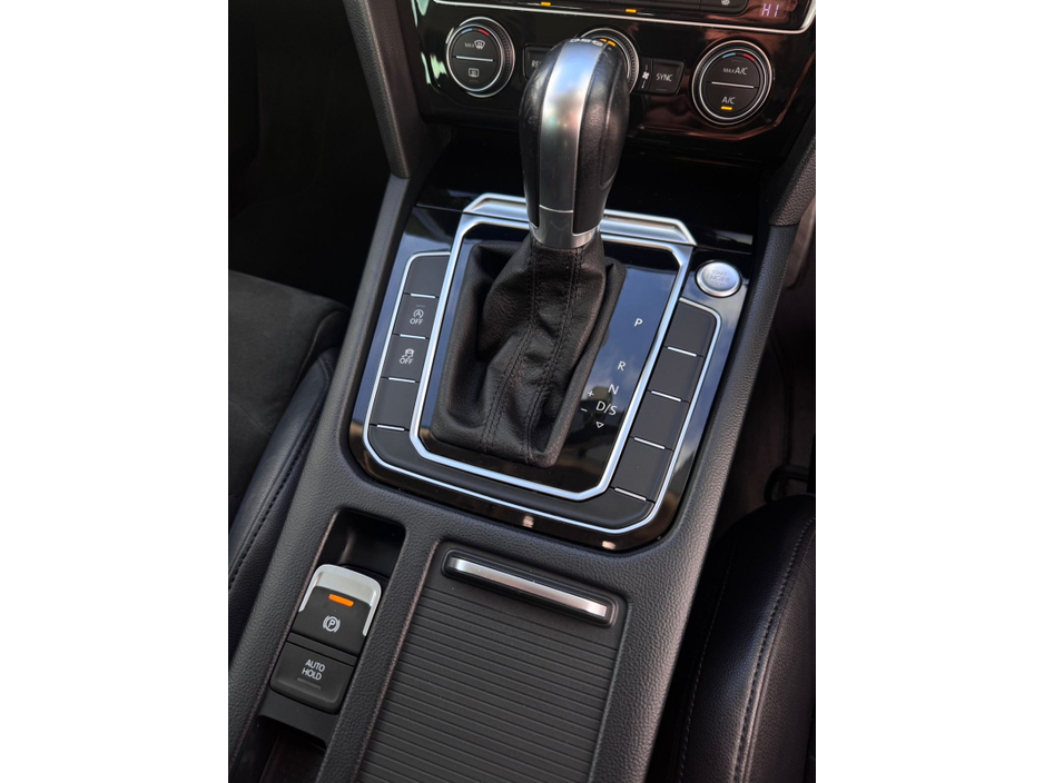 2015 Volkswagen Passat HIGHLINE 2.0 TDI 190HP 4DR €13,750