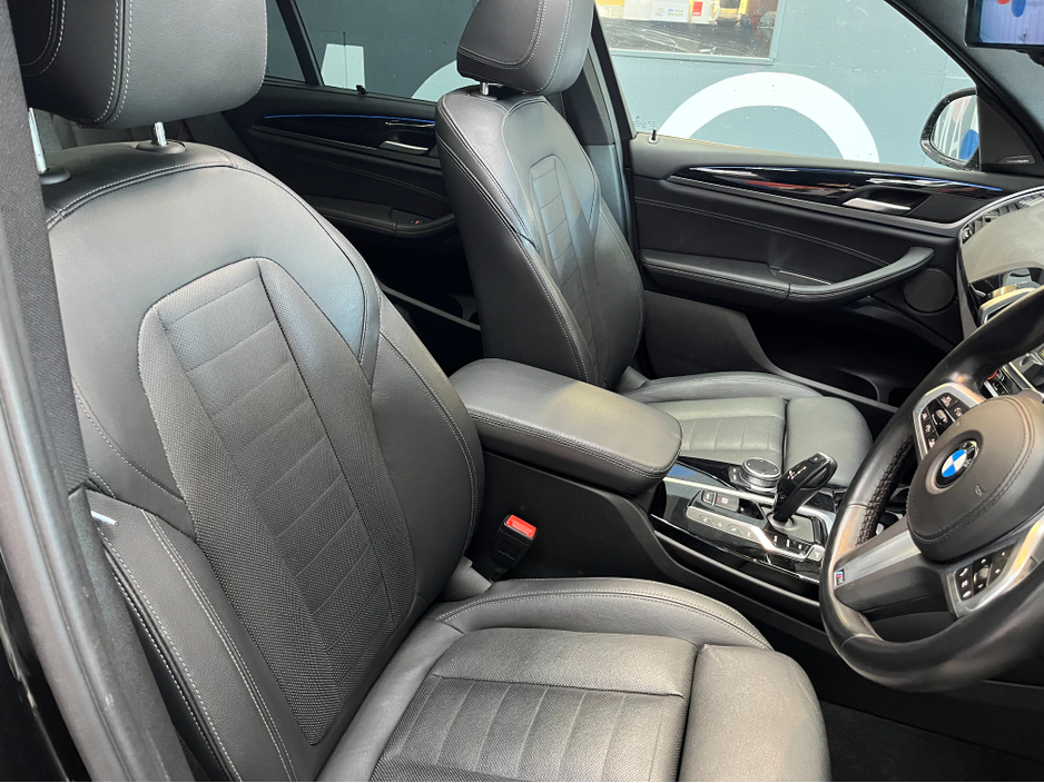 2020 BMW X3 2020 BMW X5XDRIVE 30E M-SPORT EDITION JOY 2.0 AUTOMATIC / CRUISE CONTROL / 360° PARKING CAMERA / ELECTRIC MEMORY HEATED FRONT & REAR SEATS / PANORAMIC SUNROOF / PADDLE SHIFTERS / APPLE CARPLAY