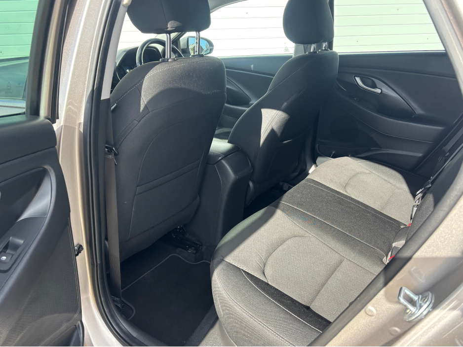 2020 Hyundai i30 - image 8