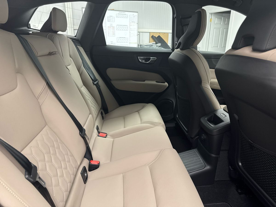 2026 Volvo XC60 - image 10