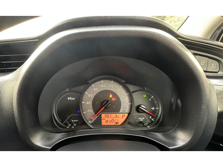 2019 Toyota Vitz Yaris 1.0L Petrol Automatic Push Start immobiliser  (6177) €12,495