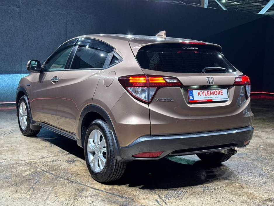 2017 Honda Vezel - image 5