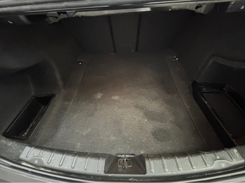 2014 BMW 3 Series - image 13