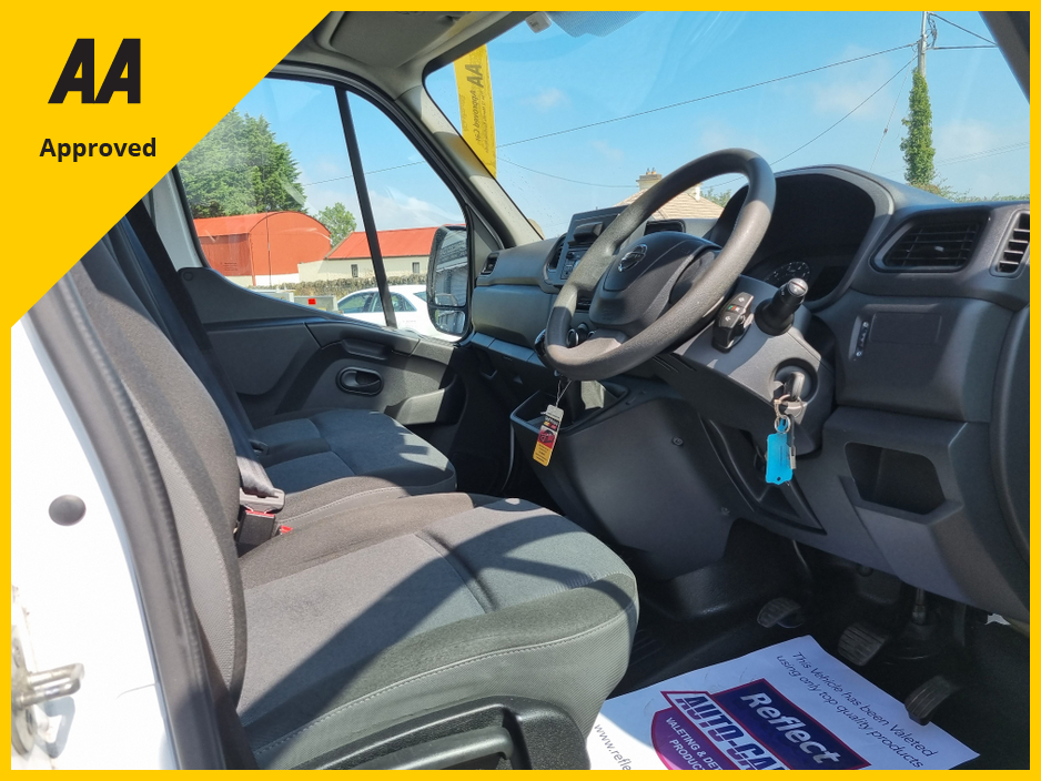 2020 Nissan NV400 - image 8