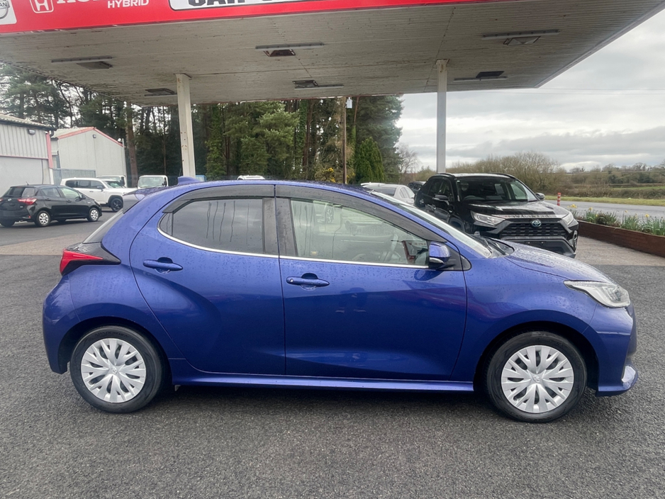 2021 Toyota Yaris - image 8