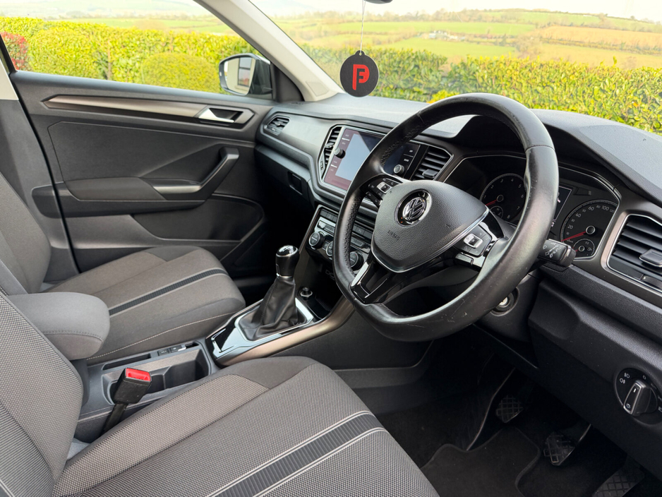 2018 Volkswagen T-Roc - image 11