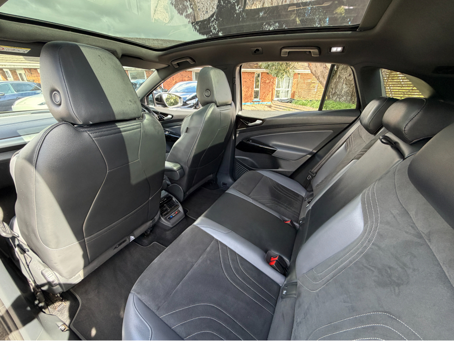 2023 Volkswagen ID.4 - image 19