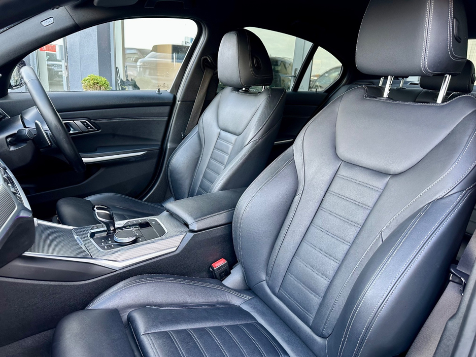 2019 BMW 3 Series - image 11