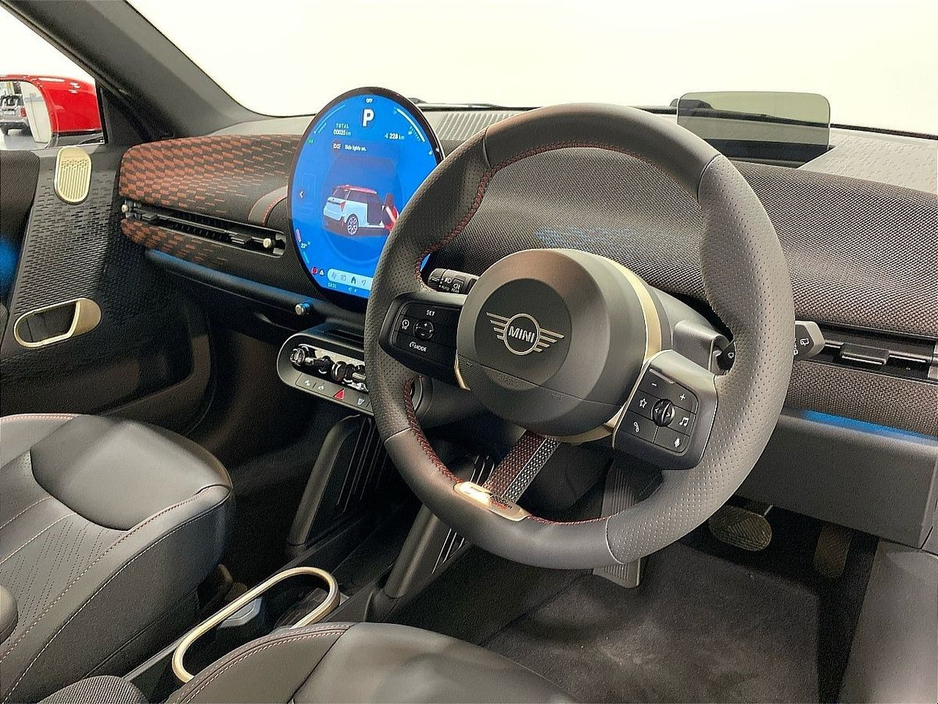 2025 MINI Hatch Cooper E €30,950