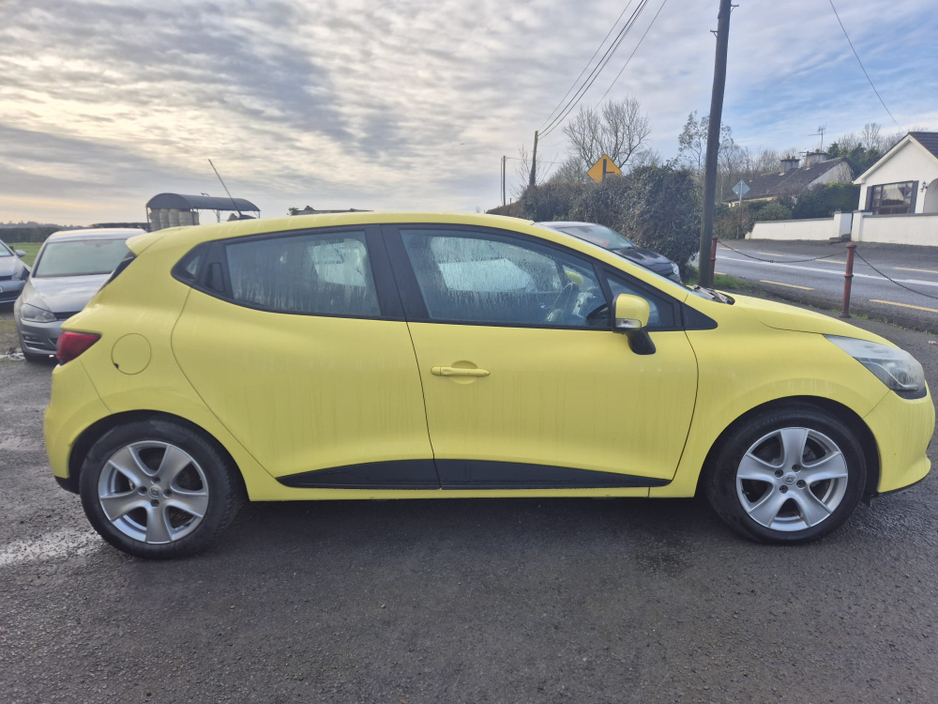 2015 Renault Clio - image 13