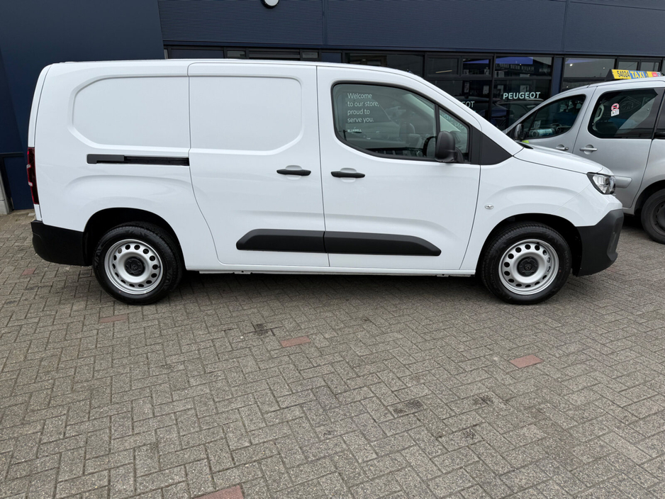 2026 Peugeot Partner - image 7