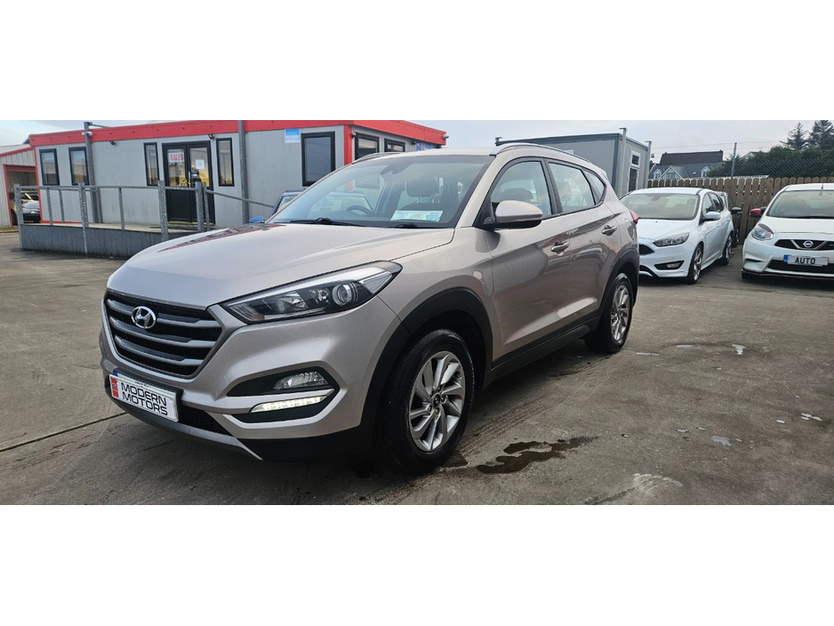 2015 Hyundai Tucson - image 14