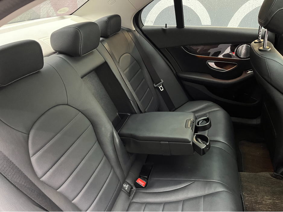 2016 Mercedes-Benz C Class - image 15