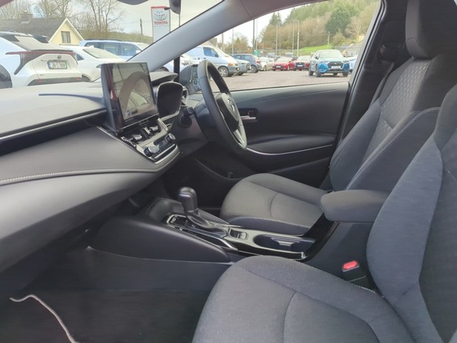 2024 Toyota Corolla - image 6