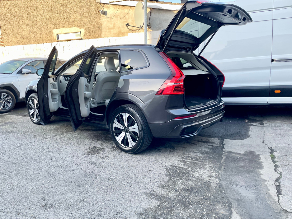 2023 Volvo XC60 - image 24