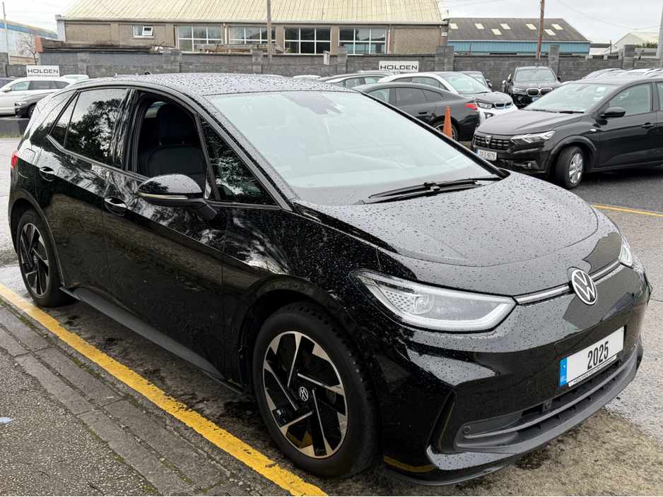 2025 Volkswagen ID.3 - image 6