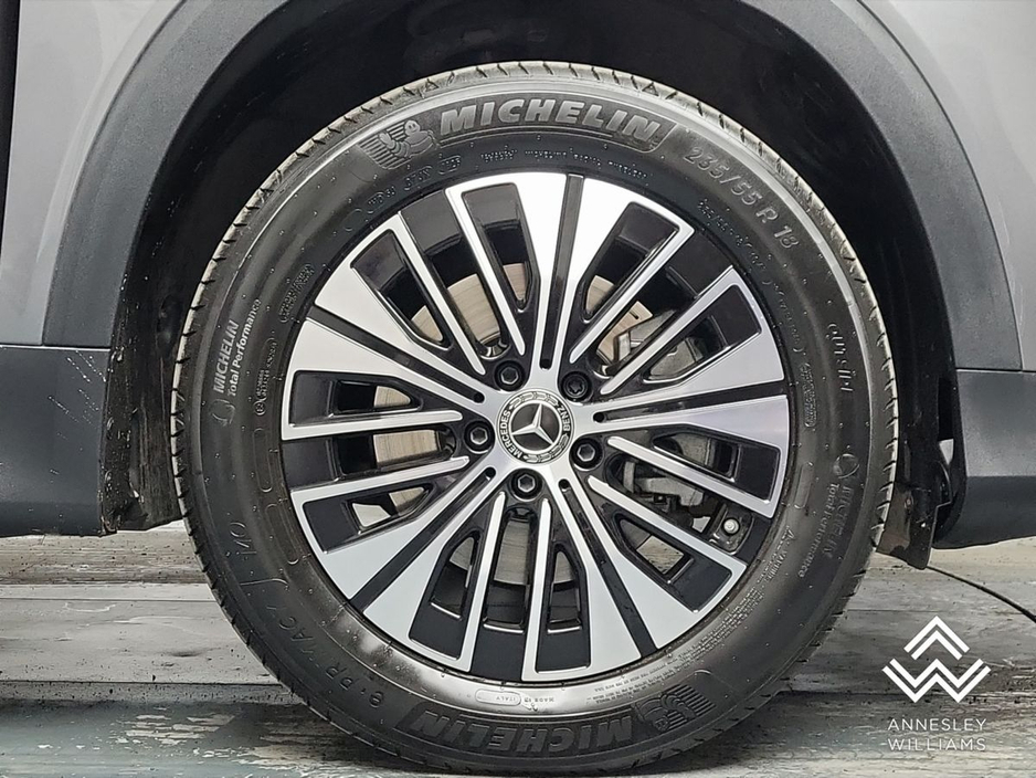 2025 Mercedes-Benz EQB - image 11