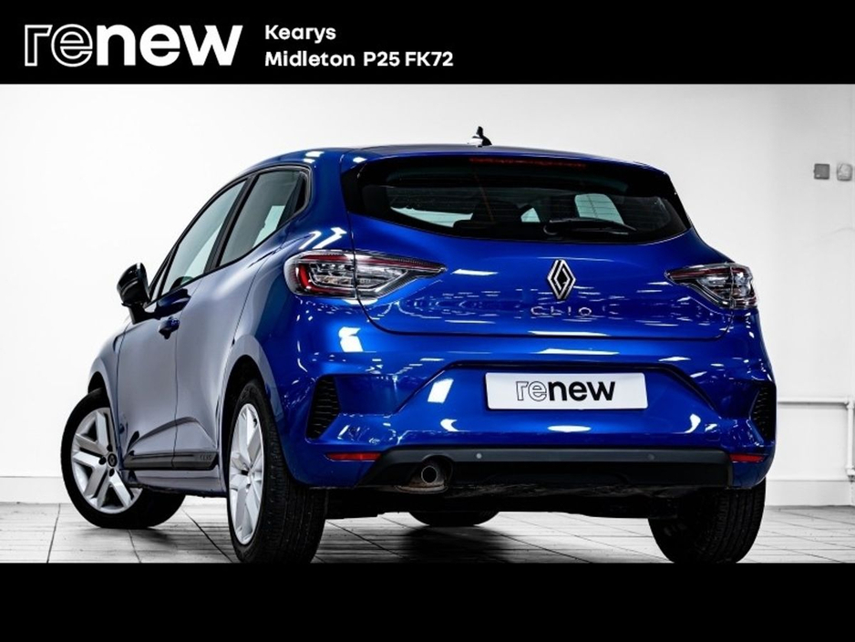 2025 Renault Clio - image 3