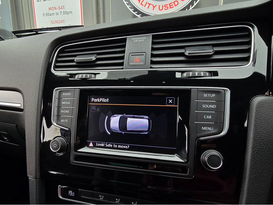 2015 Volkswagen Golf 2.0 TSI R 4X4 300PS 5DR €22,950