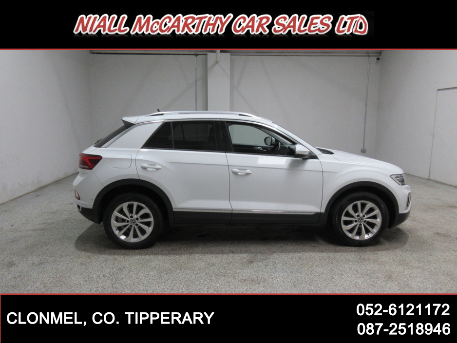 2023 Volkswagen T-Roc - image 5