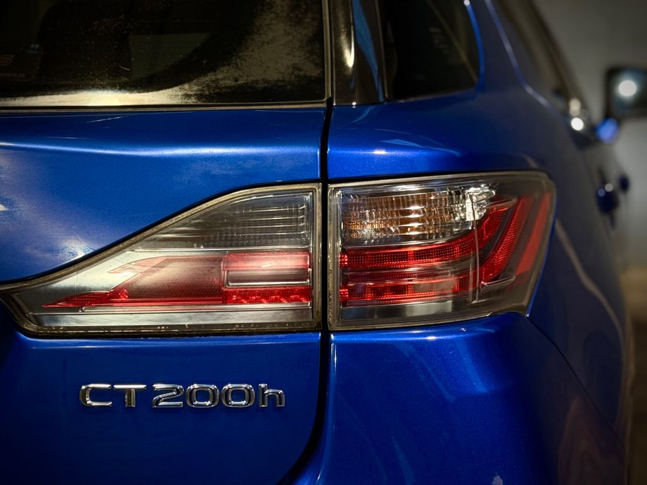 2015 Lexus CT 200 h - image 10