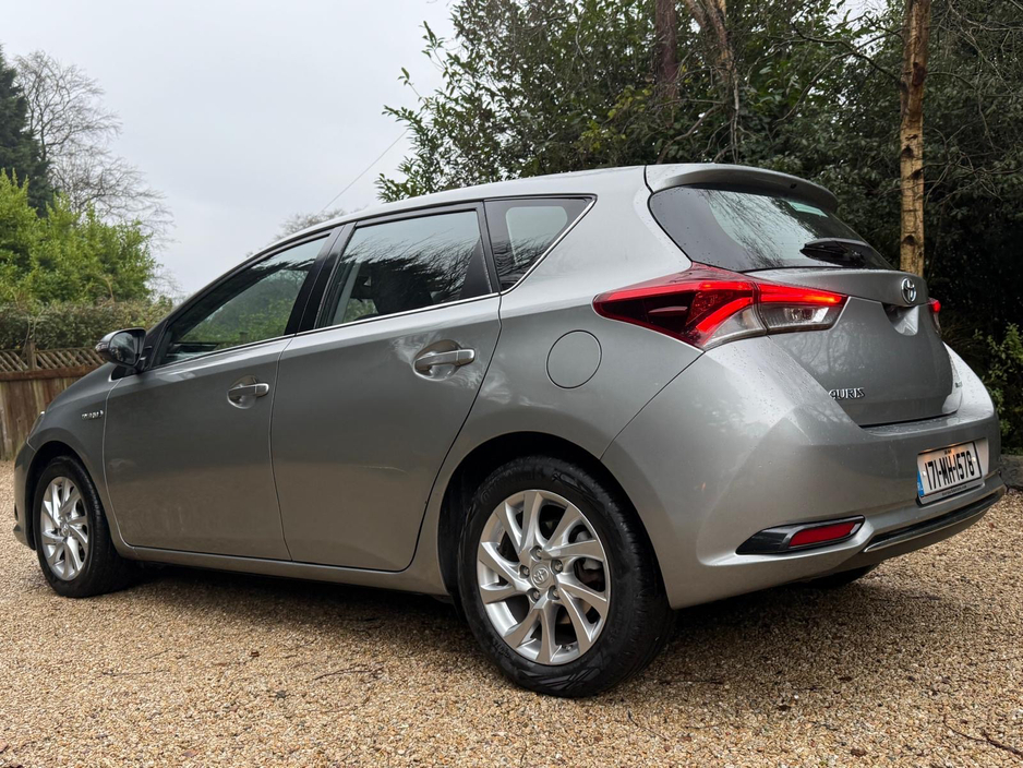 2017 Toyota Auris HYBRID LUNA *Full Toyota Service History…AA Approved…Irish Car* €13,950