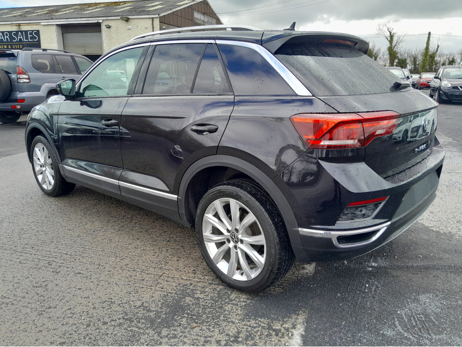 2022 Volkswagen T-Roc - image 5