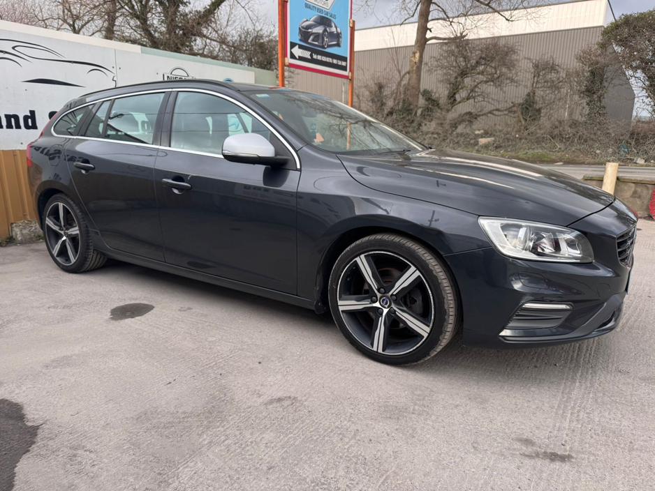 2016 Volvo V60 - image 10