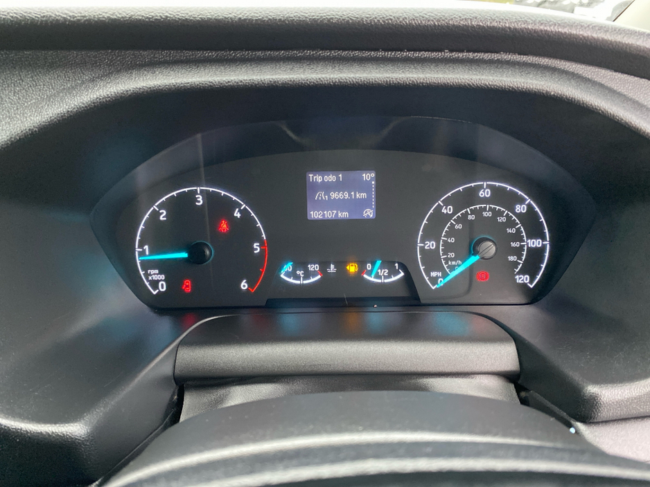 2020 Ford Transit Custom - image 10