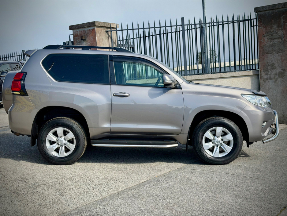 2022 Toyota Landcruiser - image 5