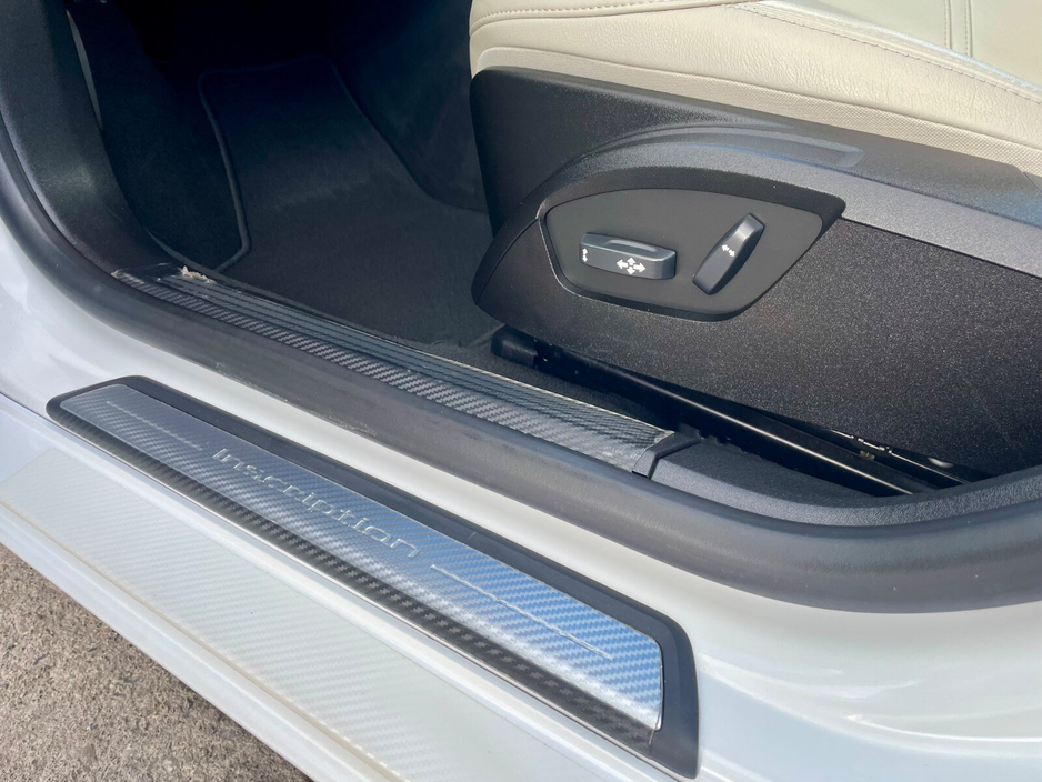 2018 Volvo V40 - image 21