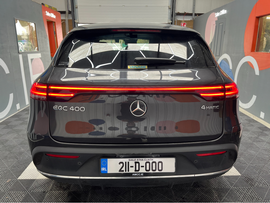 2021 Mercedes-Benz EQC - image 3