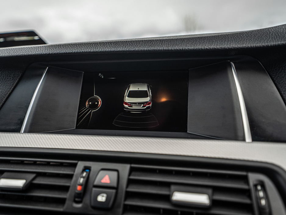 2016 BMW 5 Series - image 26