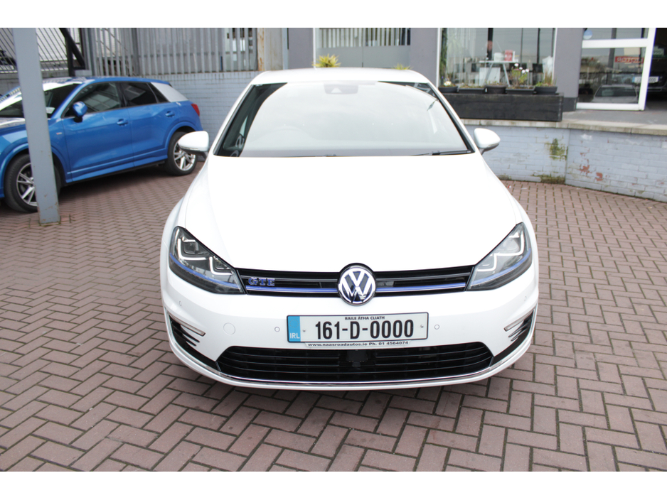2016 Volkswagen Golf - image 9