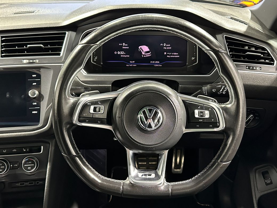 2020 Volkswagen Tiguan - image 13