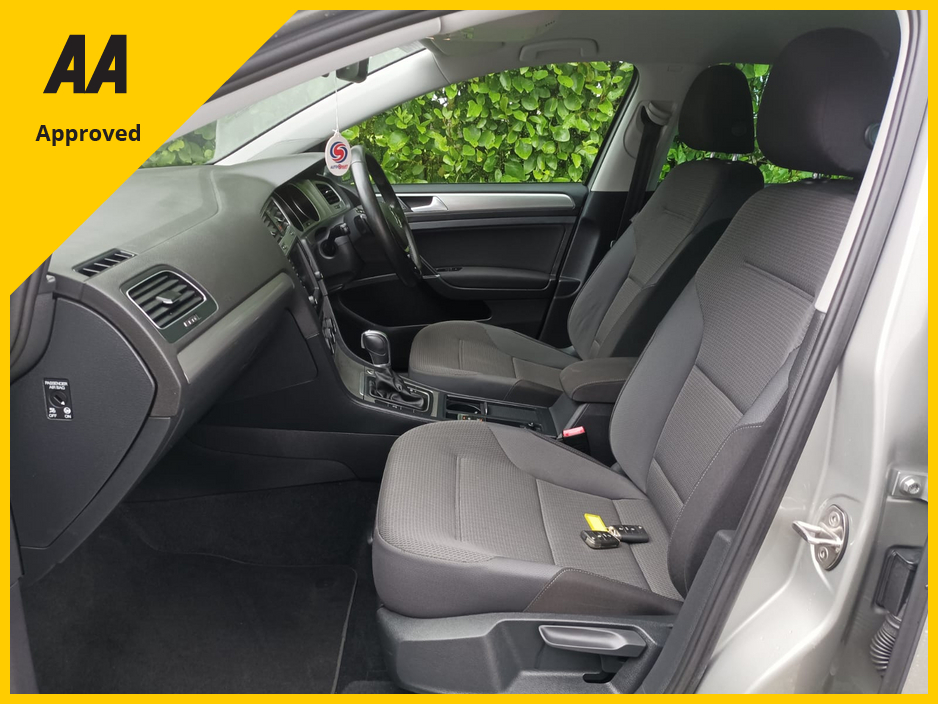 2017 Volkswagen Golf 1.2 TSI COMFORTLINE PLUS COMPREHENSIVE SERVICE HISTORY (9 STAMPS) ONLY 74,146kms FACTORY IMMOBILISER PUSH BUTTON START PROXIMITY KEY MULTI-FUNCTION STEERING WHEEL ALLOY WHEELS NCT ROADTAX €17,695