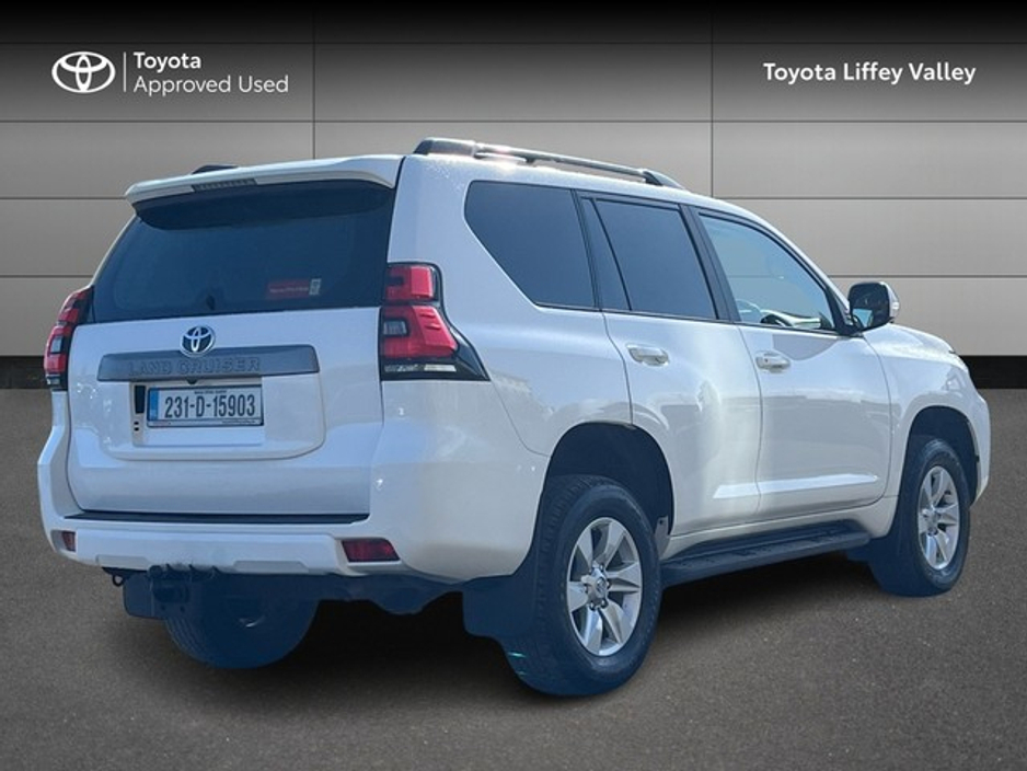 2023 Toyota Landcruiser - image 2