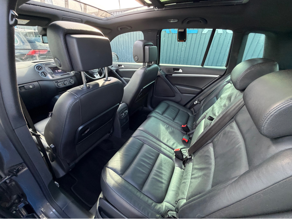 2016 Volkswagen Tiguan - image 35
