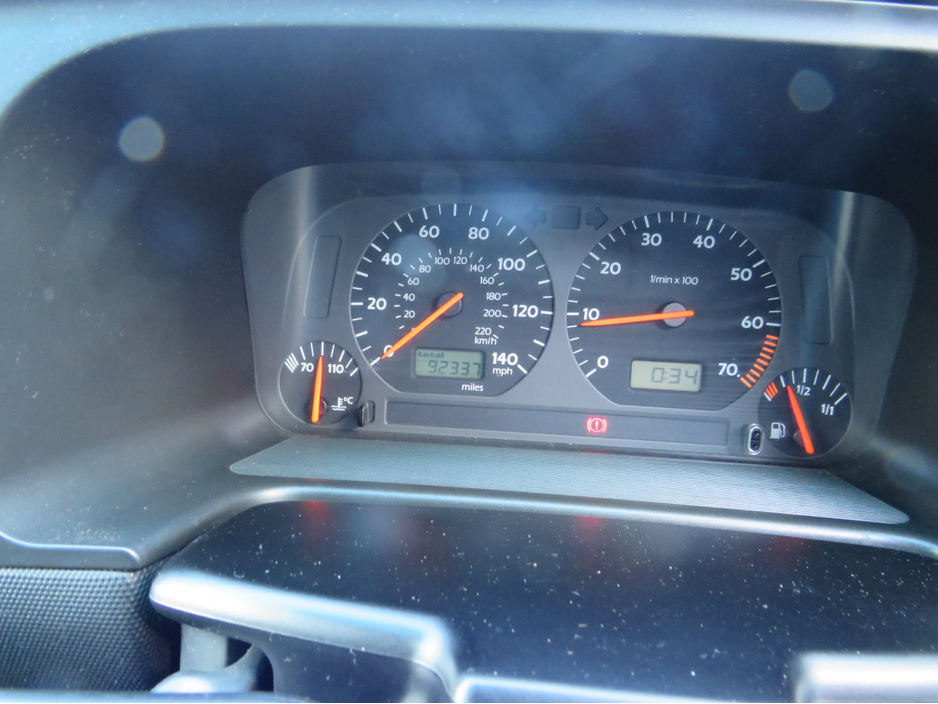 2000 Volkswagen Golf - image 6