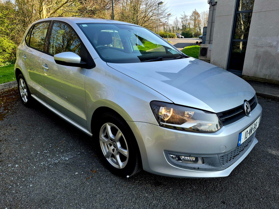 2010 Volkswagen Polo - image 2