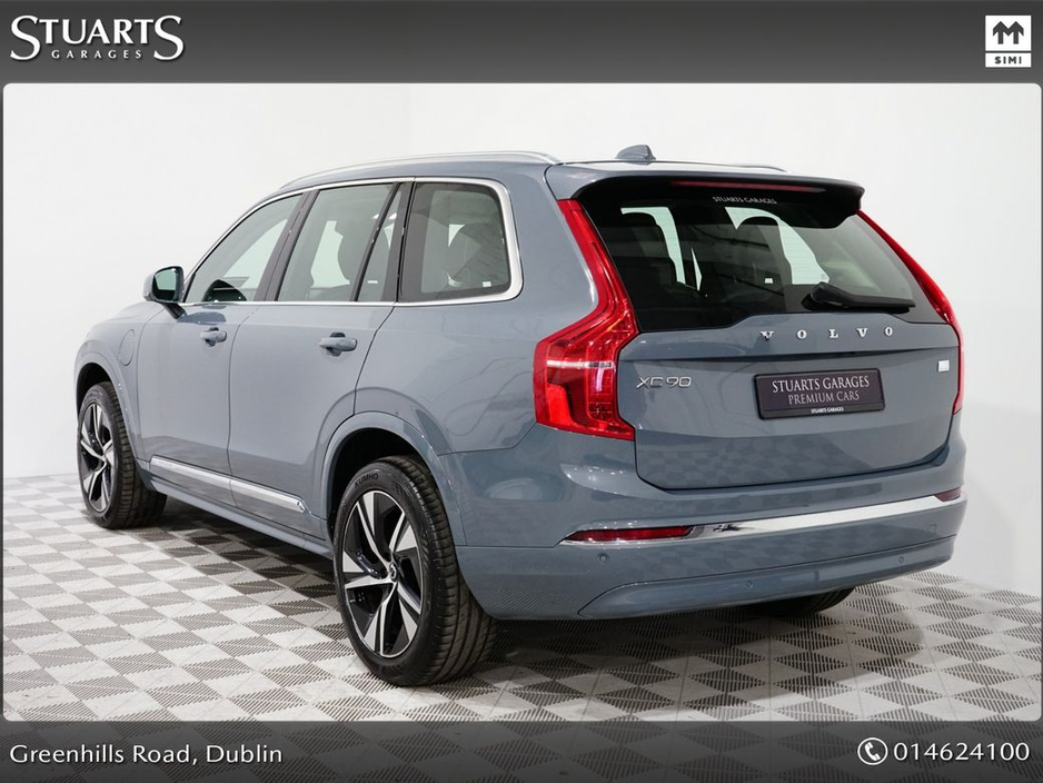 2023 Volvo XC90 - image 2