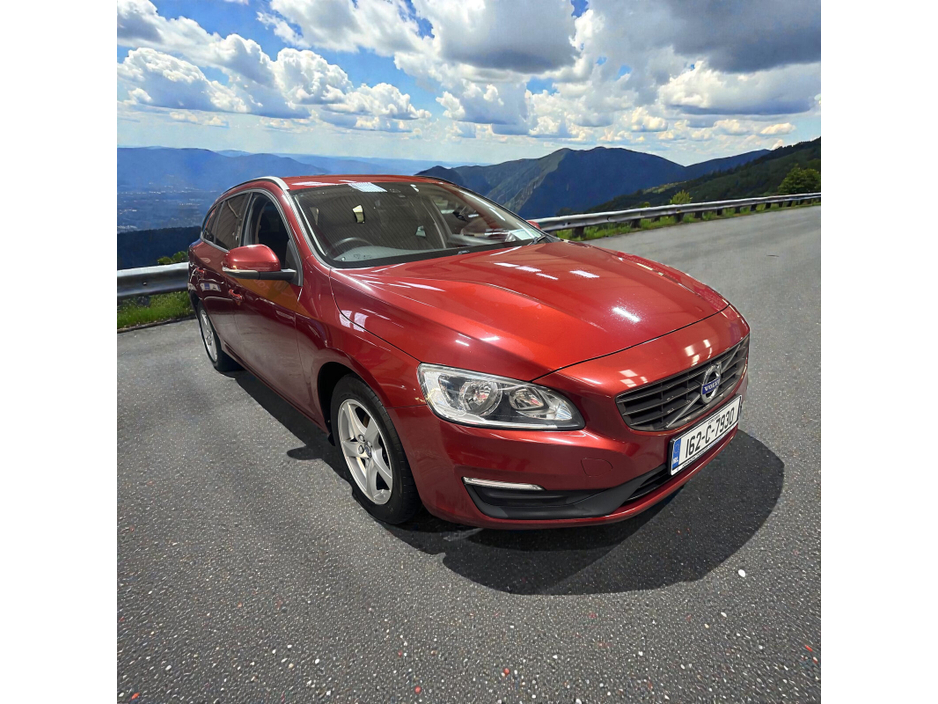 2016 Volvo V60 D4 (190hp) SE +Leather €10,888