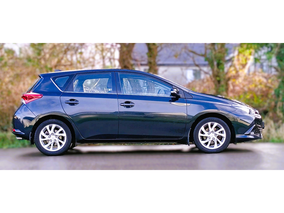 2016 Toyota Auris 1.2T ICON VVT-I 114BHP 5DR €12,900
