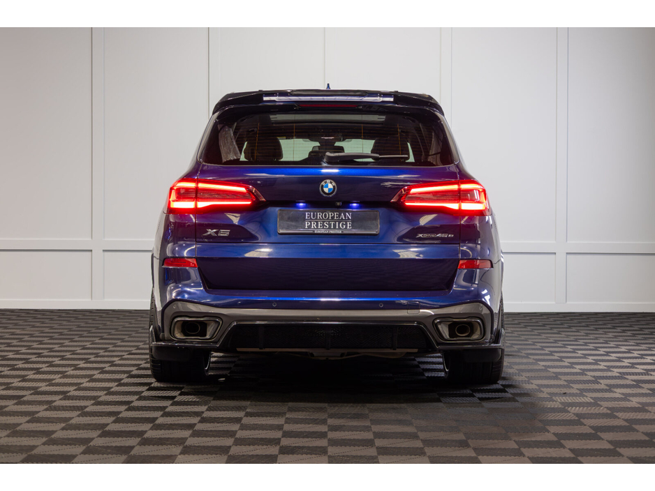 2021 BMW X5 - image 5