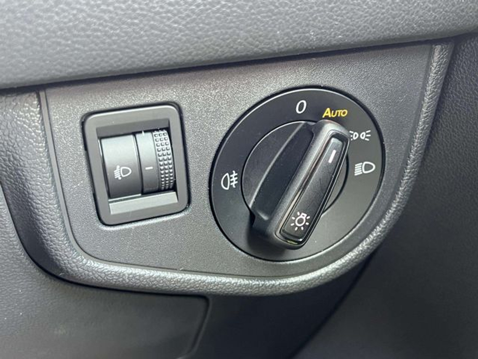 2019 Volkswagen Polo - image 23