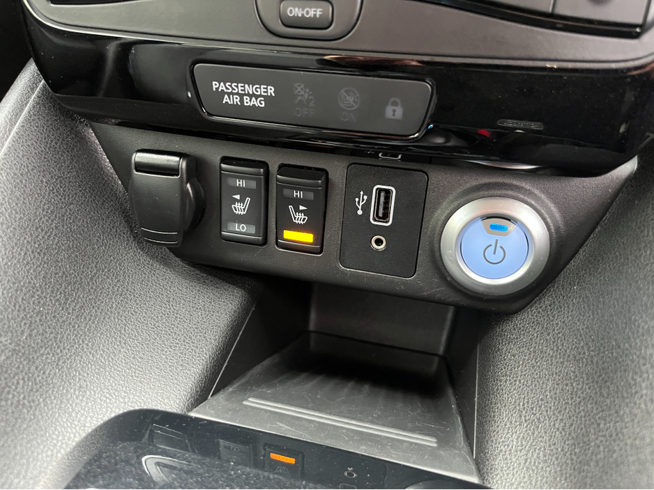 2020 Nissan Leaf N-CONNECTA EV //LOW MILES//HIGH SPEC//HEATED FRONT AND REAR SEATS//360 PARKING CAMERAS//KEYLESS ENTRY//ADAPTIVE CRUISE CONTROL// €13,950