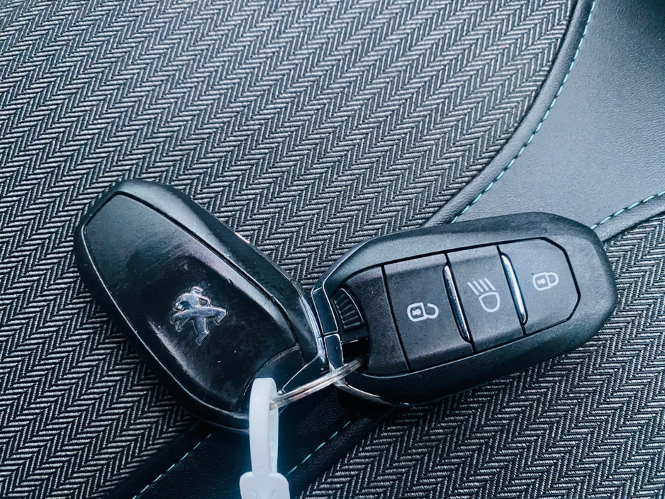 2022 Peugeot 3008 - image 15