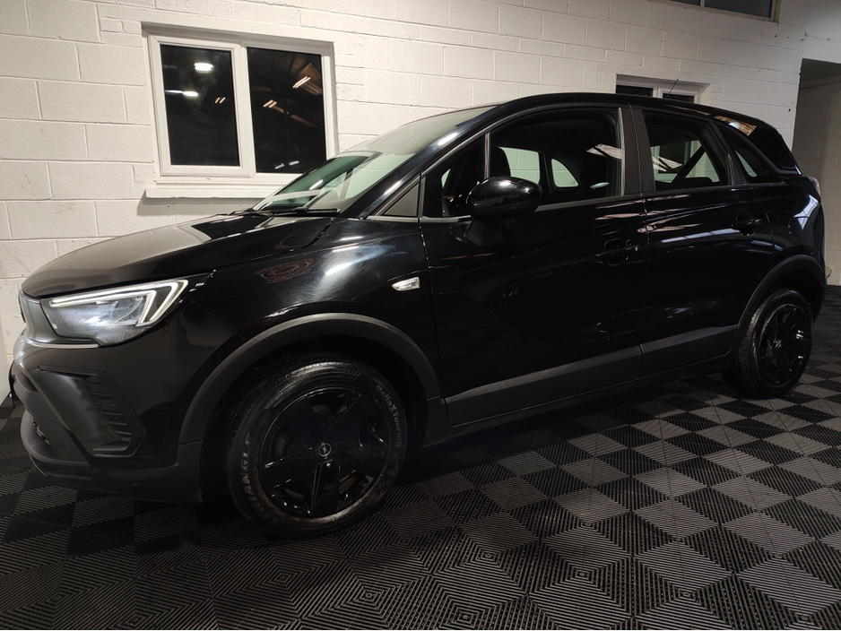 2023 Opel Crossland X - image 17