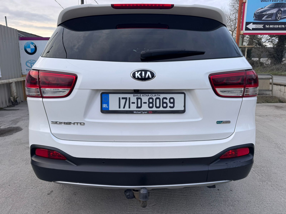 2017 Kia Sorento - image 11