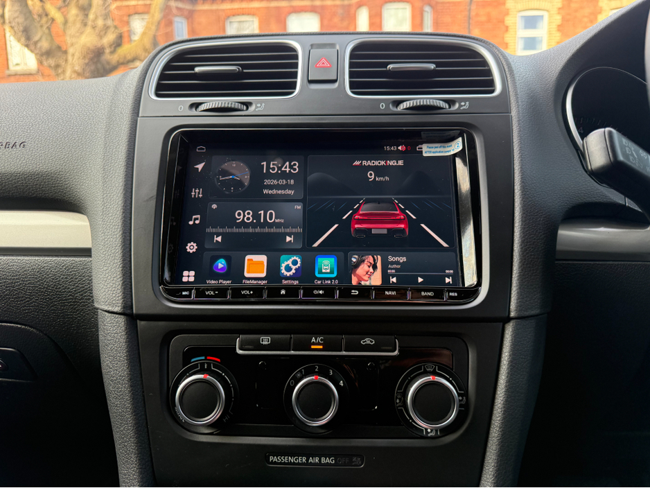 2013 Volkswagen Golf - image 15